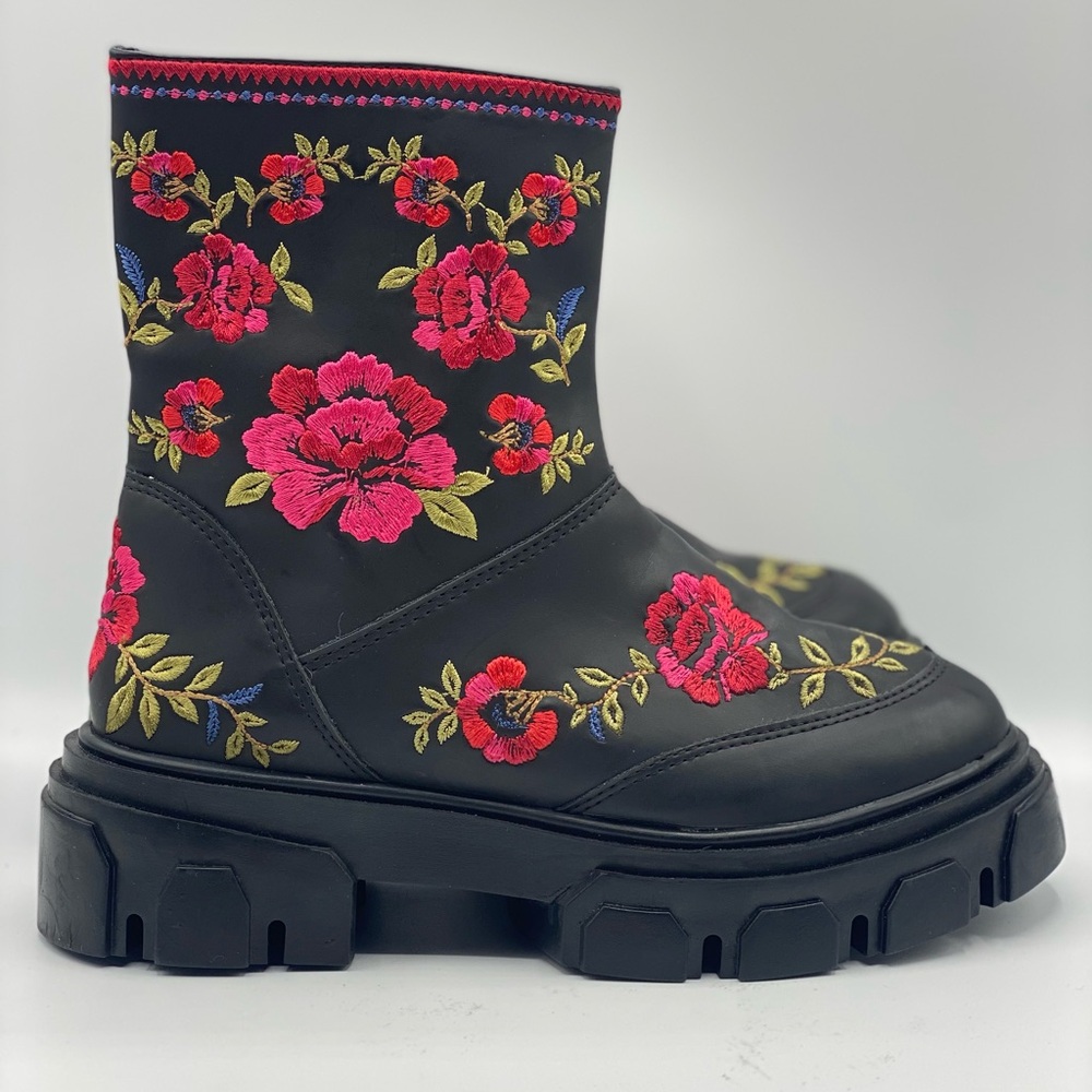 NWOB Farm Rio Boho Boots Size‎ 6